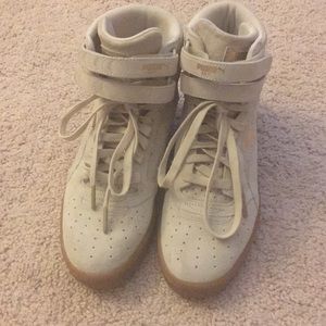 Women’s high top pumas